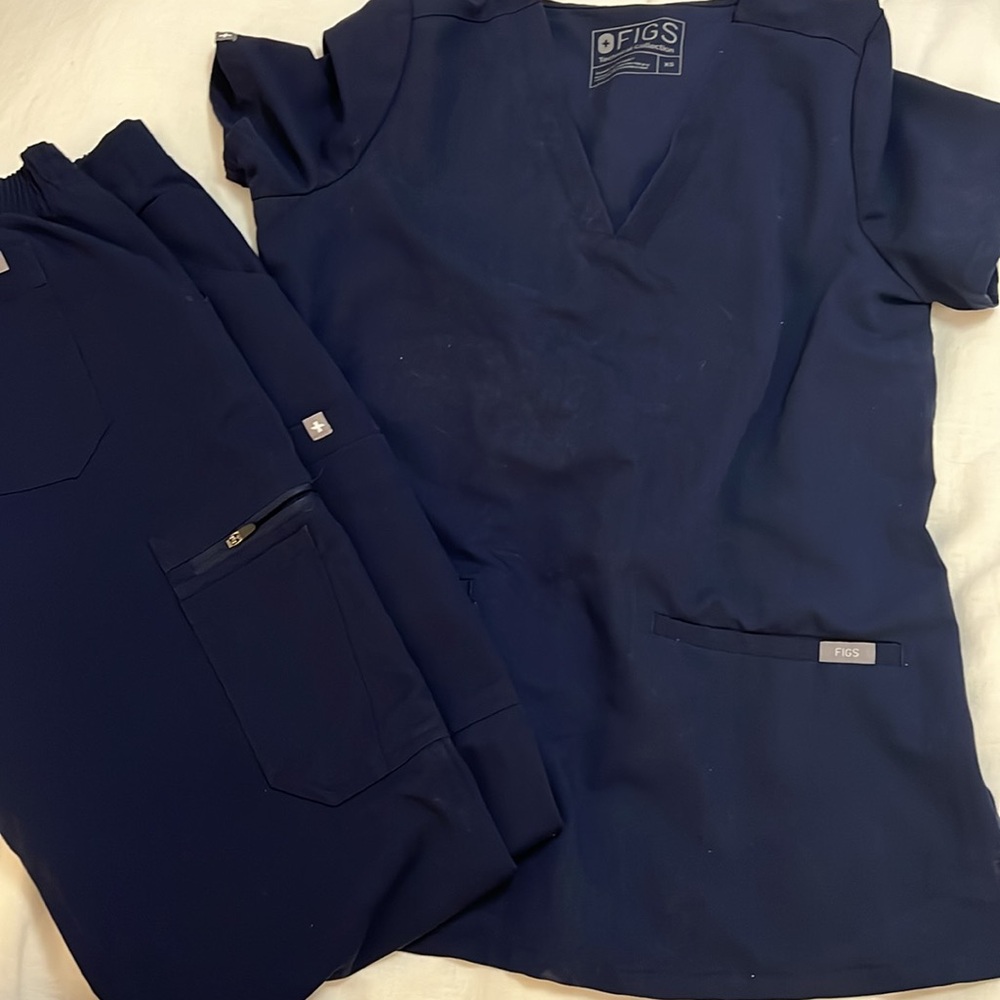 Navy Figs Scrub Set